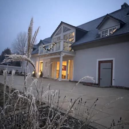 Grosszuegiges Mit Pool & Kamin - Ideal Zwischen Leipzig Und Dresden - Spacious With Pool Near Leipzig & Dresden *