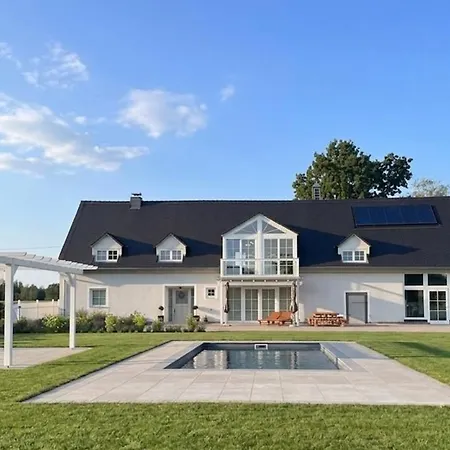 Grosszuegiges Mit Pool & Kamin - Ideal Zwischen Leipzig Und Dresden - Spacious With Pool Near Leipzig & Dresden Frohburg