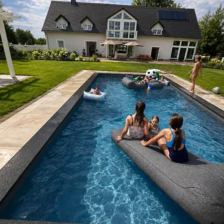 Grosszuegiges Mit Pool & Kamin - Ideal Zwischen Leipzig Und Dresden - Spacious With Pool Near Leipzig & Dresden * Frohburg